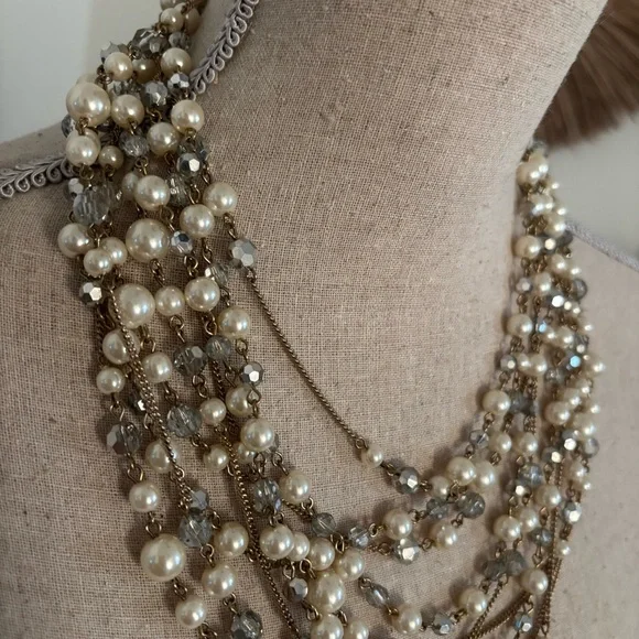 🪴$5/25🪴 Pearl Beaded Gold Multi-Strand Layered Necklace - Picture 7 of 9